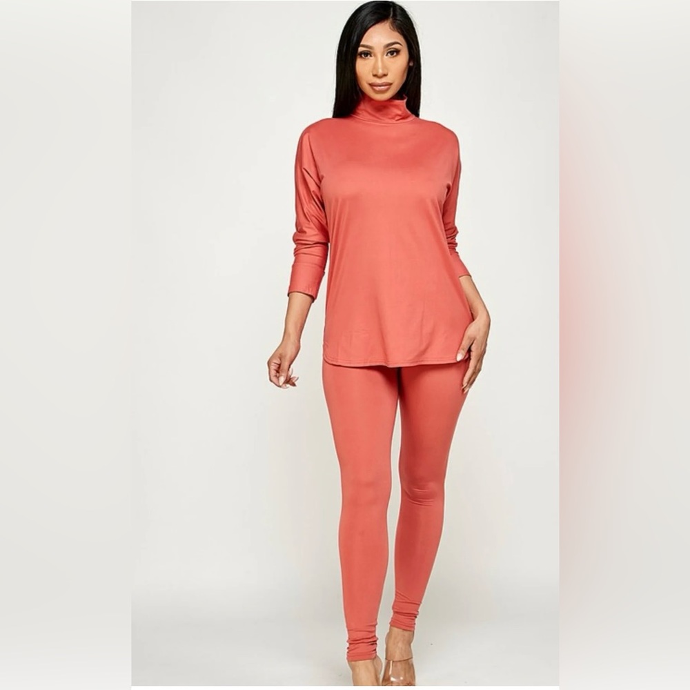 Mock Neck top and stretch Pants set size L NWOT